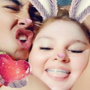 Meet your Posher, Tia